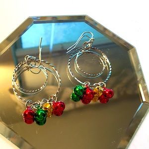 🌈SOLD🌈 CHRISTMAS VINTAGE EARRINGS- SILVERTONE HOOPS WITH JINGLE BELLS